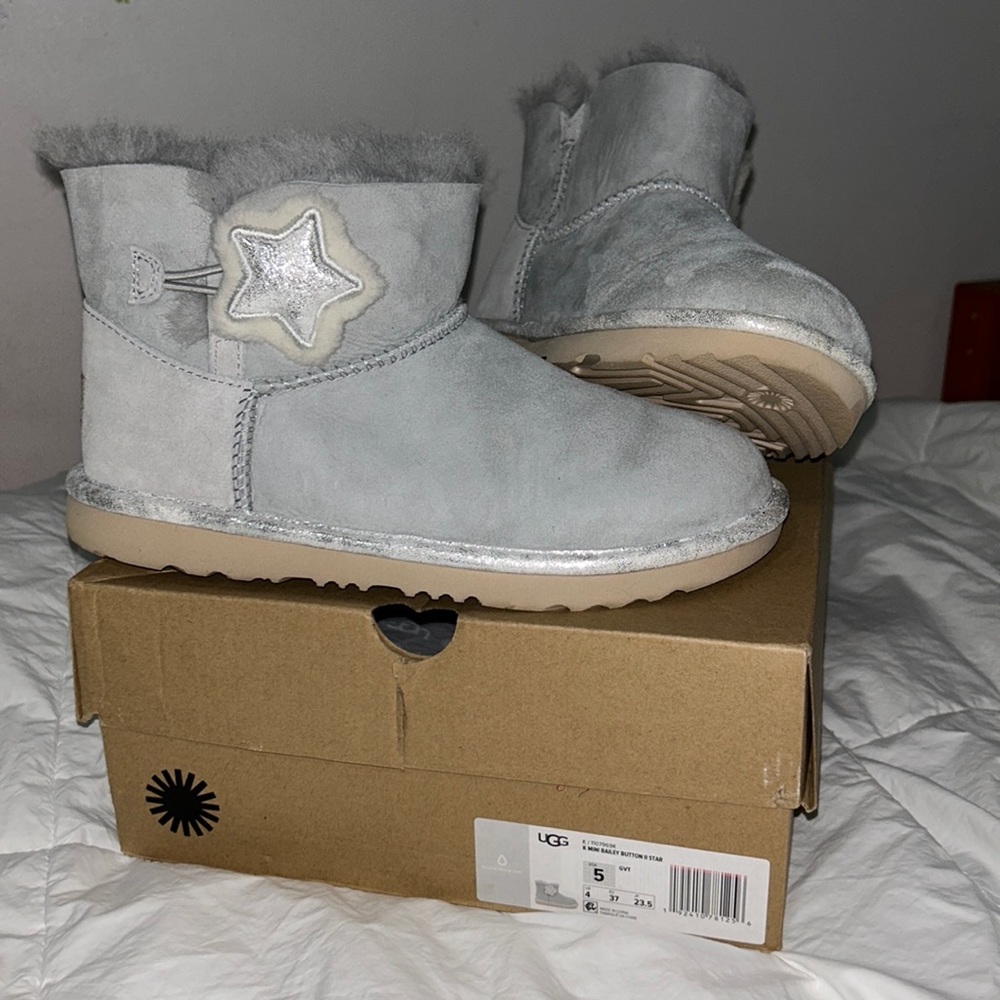 Like new, no scuffs